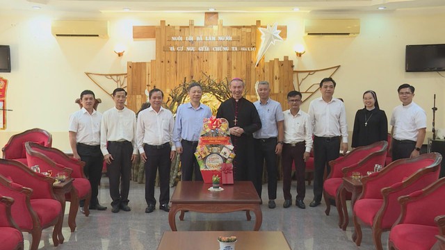 Lãnh đạo TP. Hồ Chí Minh thăm, chúc mừng Giáng sinh các cơ sở tôn giáo- Ảnh 3.