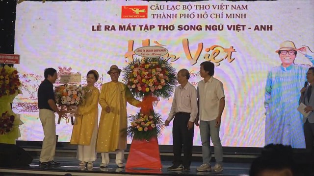 "Hồn Việt" - Hành trình thi ca đi tìm cốt cách tâm hồn Việt của Huyền Vũ - Ảnh 1.