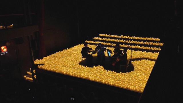 Cape Town rực sáng trong đêm hòa nhạc ánh nến mùa lễ hội - Ảnh 1.