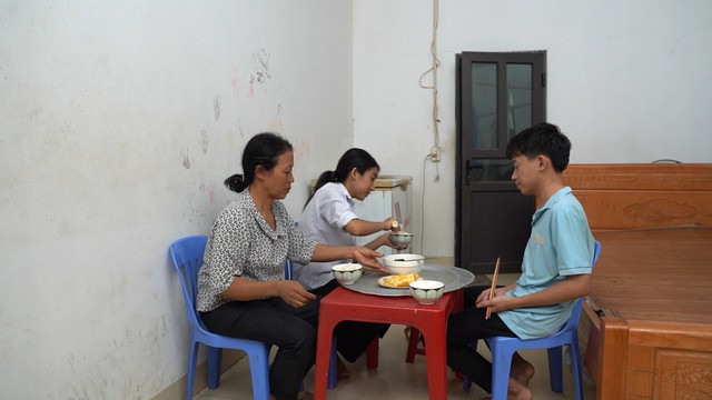 Thành Trung, Kiên Ứng, Kiều Anh nghẹn ngào vì các em nhỏ "Mái ấm gia đình Việt" - Ảnh 3.