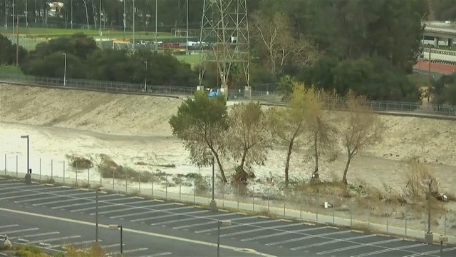 Mỹ: Miền Nam bang California ngập nặng do mưa lớn - Ảnh 1.