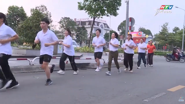 Những “Chiến binh áo trắng” của giải việt dã Chào Năm Mới 2026 Cúp HTV - Becamex - Ảnh 1.