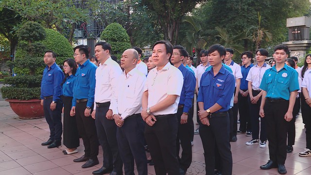 TP. Hồ Chí Minh tuyên dương "Sinh viên 5 tốt" và "Học sinh 3 rèn luyện" năm 2025 - Ảnh 2.