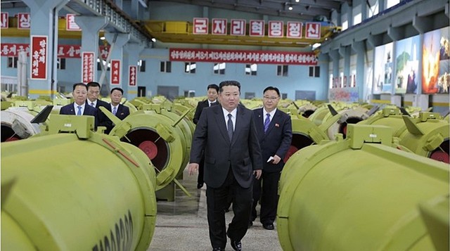 Triều Tiên mở rộng năng lực sản xuất tên lửa - Ảnh 1.