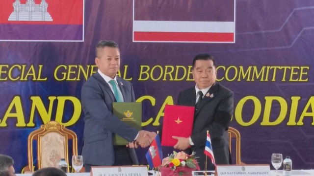 Tin Thế giới 24 Giờ ngày 27/12/2025 | Thái Lan và Campuchia ký kết thỏa thuận ngừng bắn- Ảnh 1.