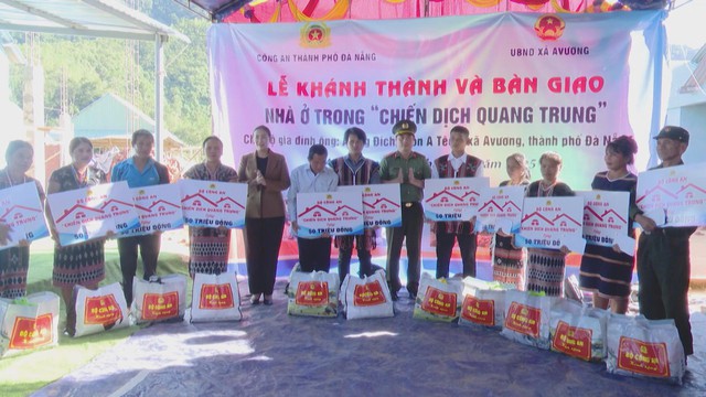 60 Giây ngày 27/12/2025 | Sở Xây dựng TP. Hồ Chí Minh: Không có việc gần 500 xe buýt nguy cơ dừng hoạt động - Ảnh 2.