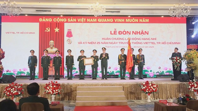 Viettel TP. Hồ Chí Minh ghi dấu mốc 25 năm phát triển, vinh dự đón nhận Huân chương Lao động Hạng Nhì - Ảnh 1.