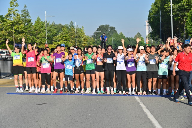 Giải việt dã TP. Hồ Chí Minh Cúp HTV - Becamex: Những bước chân tiến vào kỷ nguyên mới - Ảnh 4.