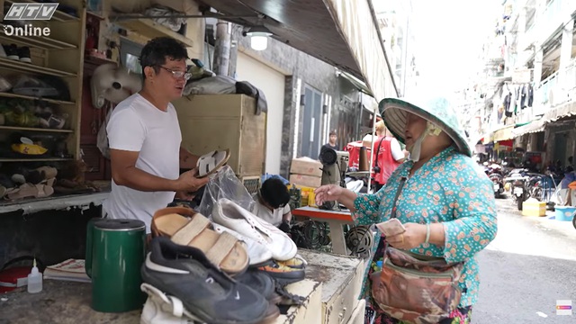 Người chung quanh ta - Tập 8: Trái tim ấm áp của người thợ sửa giày- Ảnh 2. Người chung quanh ta - Tập 8: Trái tim ấm áp của người thợ sửa giày- Ảnh 2.