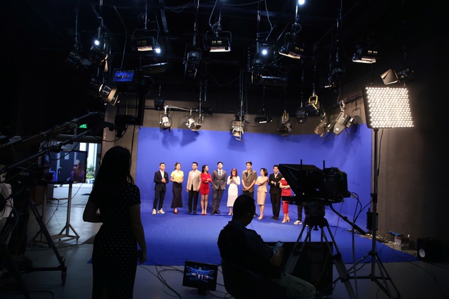 Không khí tại HTV nóng từng phút trước trận Việt Nam – Lào tại SEA Games 33 - Ảnh 4.