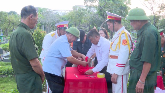 Trang trọng đưa hài cốt liệt sĩ Nguyễn Xuân Chính về quê hương - Ảnh 2.