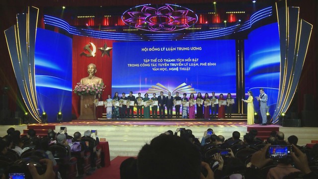 Thời sự trưa HTV ngày 30/12/2025 I Quản lý, điều hành kinh tế vĩ mô để tạo ổn định trong bất định - Ảnh 3.