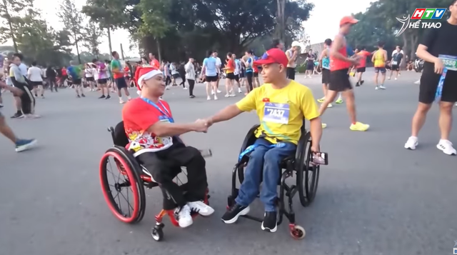 Nguồn cảm hứng từ 2 runner đặc biệt tại Giải việt dã HTV-Becamex  - Ảnh 1.