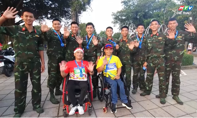 Nguồn cảm hứng từ 2 runner đặc biệt tại Giải việt dã HTV-Becamex  - Ảnh 2.