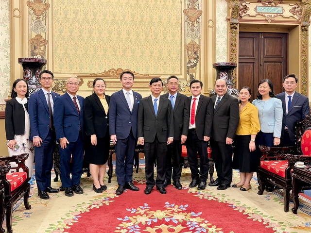 BÍ THƯ THÀNH ỦY TP. HỒ CHÍ MINH TRẦN LƯU QUANG  TIẾP THỨ TRƯỞNG BỘ ĐẤT ĐAI, HẠ TẦNG, GIAO THÔNG VÀ DU LỊCH NHẬT BẢN   - Ảnh 3.