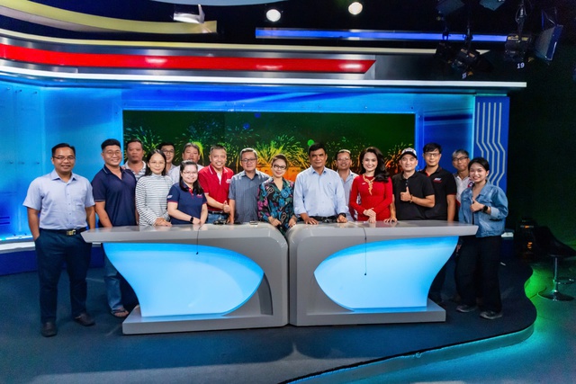 Ê-kíp “Thời sự đặc biệt Chào 2026”: Chung một nhịp đập trước giờ lên sóng- Ảnh 10. Ê-kíp “Thời sự đặc biệt Chào 2026”: Chung một nhịp đập trước giờ lên sóng- Ảnh 10.