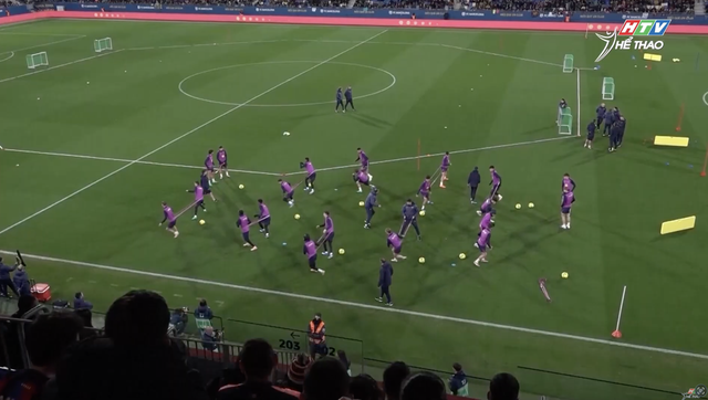 Barcelona mở cửa đón người hâm mộ trước thềm trận derby xứ Catalan - Ảnh 1.