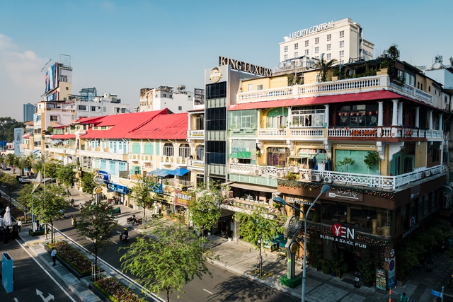 Hoàn thành chỉnh trang đường Lê Lợi sau 20 ngày, góp phần làm đẹp diện mạo trung tâm TP. Hồ Chí Minh - Ảnh 3.