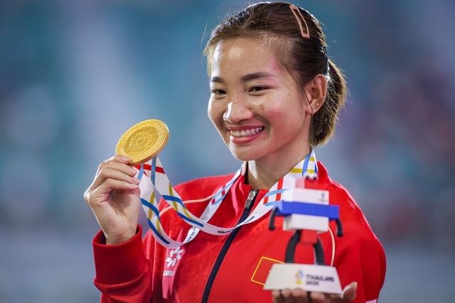 Nóng: Trịnh Thu Vinh tốp 1 VĐV tiêu biểu toàn quốc 2025, HLV Kim Sang-sik và U22 Việt Nam được vinh danh - Ảnh 4.