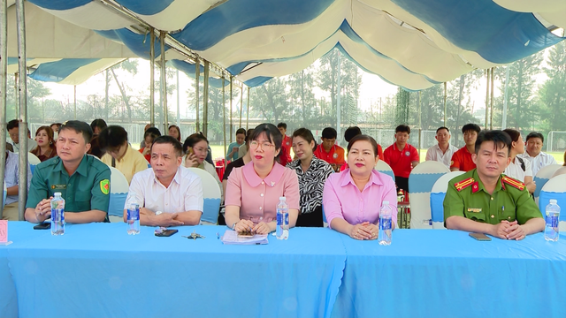 Thành lập Trung tâm cung ứng dịch vụ công, hướng tới tinh gọn và hiệu quả ở Phường Phước Long - Ảnh 2.