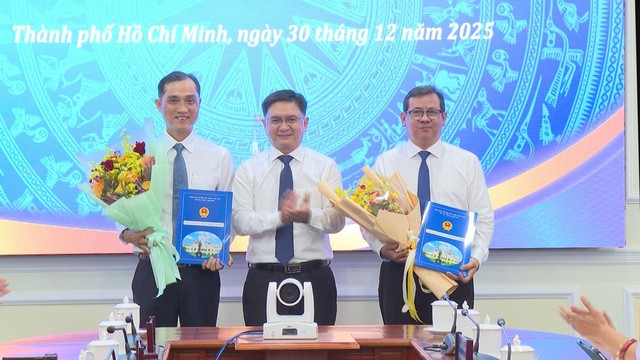 TP.HCM trao quyết định cán bộ cho 5 đồng chí lãnh đạo - Ảnh 3.