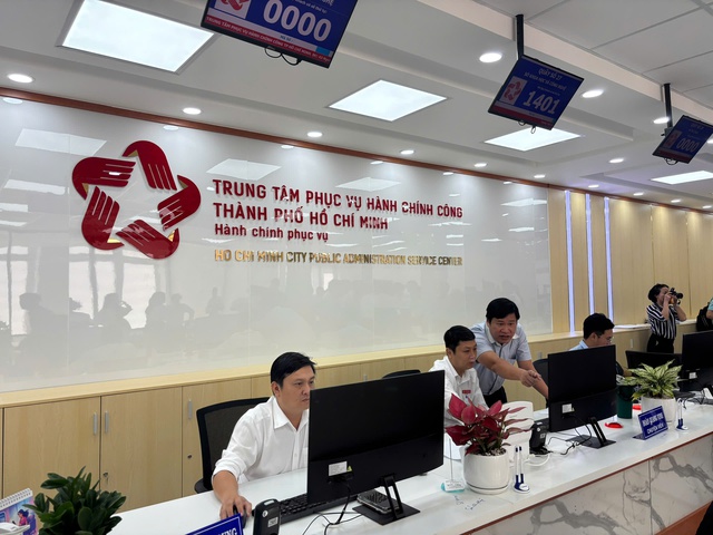 TP. Hồ Chí Minh chính thức ra mắt Trung tâm Phục vụ hành chính công thành phố- Ảnh 10. TP. Hồ Chí Minh chính thức ra mắt Trung tâm Phục vụ hành chính công thành phố- Ảnh 10.