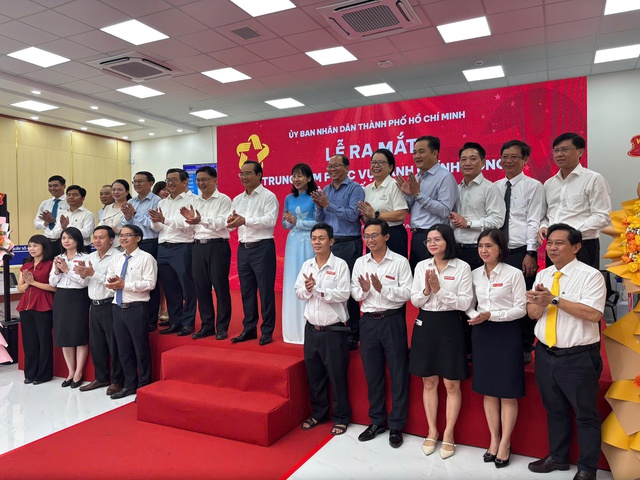 TP. Hồ Chí Minh chính thức ra mắt Trung tâm Phục vụ hành chính công thành phố- Ảnh 6. TP. Hồ Chí Minh chính thức ra mắt Trung tâm Phục vụ hành chính công thành phố- Ảnh 6.