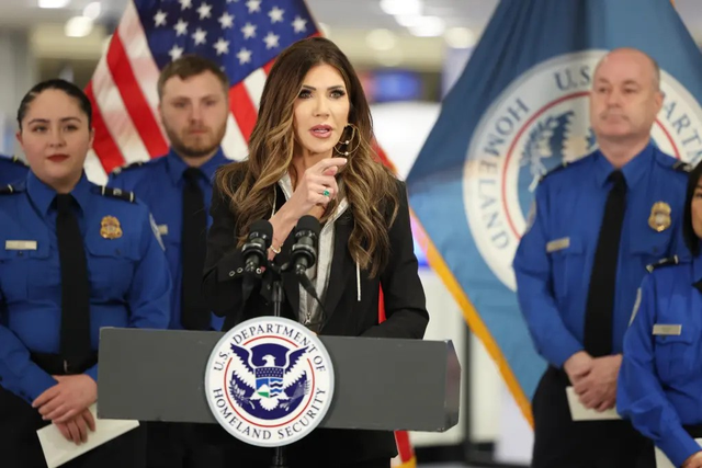 Mỹ mở rộng lệnh cấm nhập cảnh lên hơn 30 quốc gia - Ảnh 1.