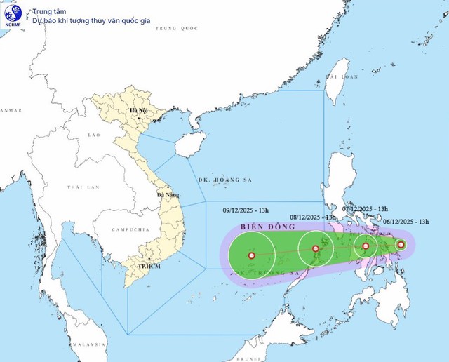 Áp thấp nhiệt đới Wilma tiến sát đất liền, mưa to kèm gió giật mạnh - Ảnh 1.
