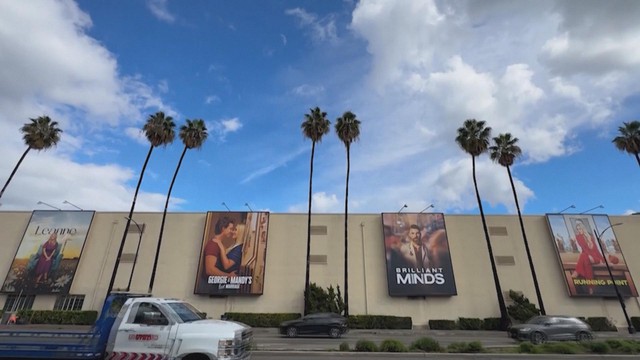 Netflix đạt thỏa thuận mua lại Warner Bros. Discovery - Ảnh 1.