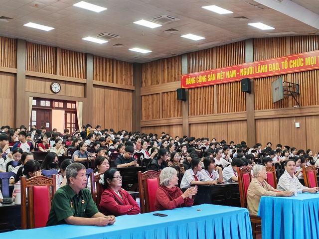 Viettel chiếu phim "Mưa đỏ" miễn phí cho học sinh, sinh viên tại TP. Hồ Chí Minh - Ảnh 5.