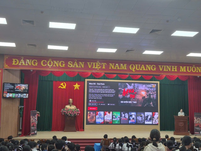 Viettel chiếu phim "Mưa đỏ" miễn phí cho học sinh, sinh viên tại TP. Hồ Chí Minh - Ảnh 1.