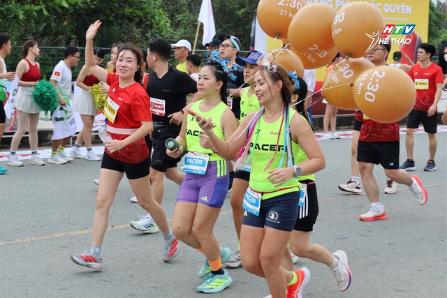 Sôi động Giải Marathon quốc tế TP. Hồ Chí Minh Techcombank - Ảnh 2.