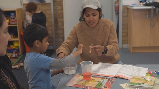 Australia triển khai lớp học tại nhà cho gia đình thu nhập thấp có trẻ nhỏ- Ảnh 1. Australia triển khai lớp học tại nhà cho gia đình thu nhập thấp có trẻ nhỏ- Ảnh 1.