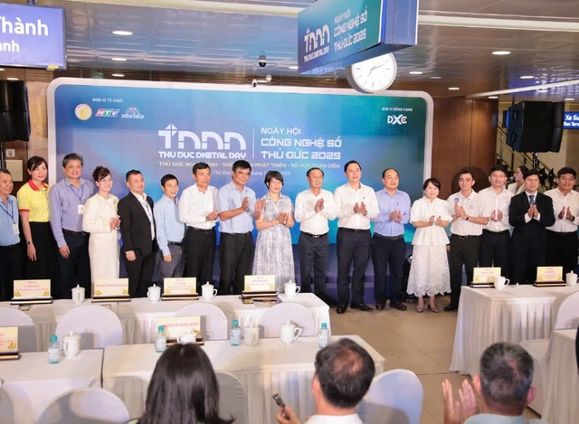 Lần đầu tiên tại Metro, Ngày hội Công nghệ số Thủ Đức - Thu Duc Digital Day 2025 thu hút hơn 14.500 lượt khách tham gia - Ảnh 2.