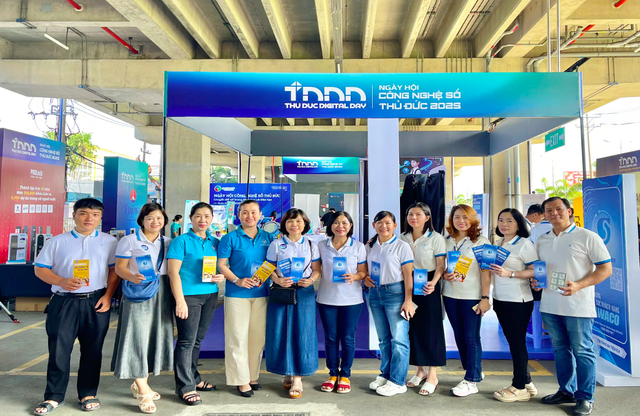 Công ty Cổ phần Cấp nước Sài Gòn Sawaco tham gia ngày hội Công nghệ số Thủ Đức 2025- Ảnh 3. Công ty Cổ phần Cấp nước Sài Gòn Sawaco tham gia ngày hội Công nghệ số Thủ Đức 2025- Ảnh 3.