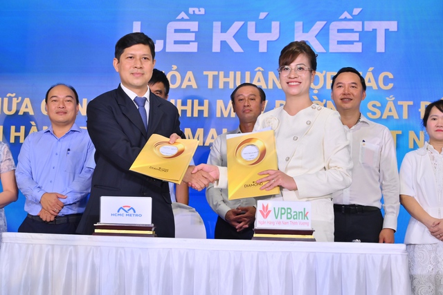 VPBank tiên phong đưa thanh toán một chạm bằng tài khoản vào vận hành tại Metro TP. Hồ Chí Minh - Ảnh 6.