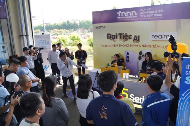 Lần đầu tiên tại Metro, Ngày hội Công nghệ số Thủ Đức - Thu Duc Digital Day 2025 thu hút hơn 14.500 lượt khách tham gia - Ảnh 3.