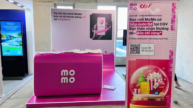 MoMo giới thiệu giải pháp di chuyển thông minh Metro – QR Tap & Go tại Ngày hội Công nghệ số Thủ Đức 2025 - Ảnh 2.