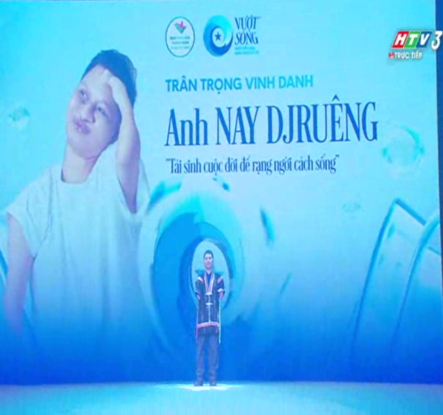 TP. Hồ Chí Minh vinh danh gương người khuyết tật Vượt sóng - Ảnh 6.