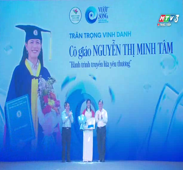 TP. Hồ Chí Minh vinh danh gương người khuyết tật Vượt sóng - Ảnh 2.