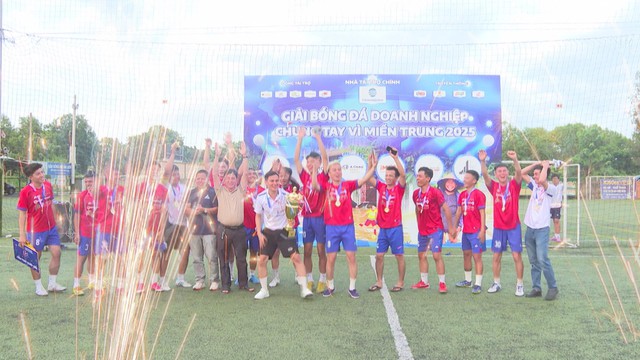 Thời sự trưa HTV ngày 9/12/2025 I Chính thức ra mắt Chi hội phía Nam Hiệp hội An ninh mạng Quốc gia - Ảnh 3.