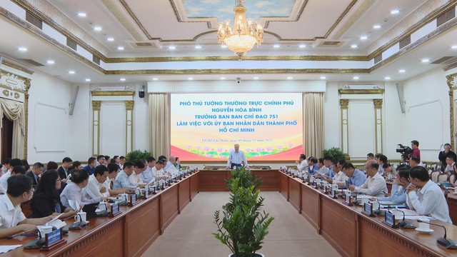 Thời sự HTV ngày 9/12/2025 | Lễ kỷ niệm 80 năm Ngày truyền thống Lực lượng vũ trang Quân khu 7 - Ảnh 2.