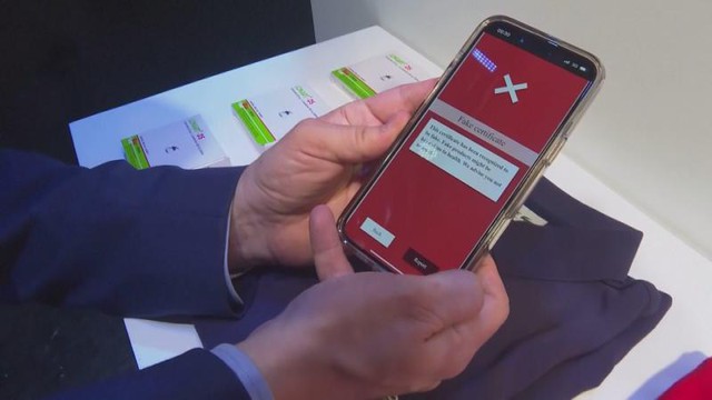 Pháp: Nhận diện hàng giả thông qua điện thoại thông minh - Ảnh 2.