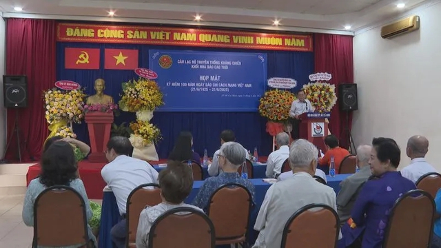 Họp mặt Khối Nhà báo cao tuổi TP.HCM: Gặp lại một thời làm báo rực rỡ - Ảnh 1.