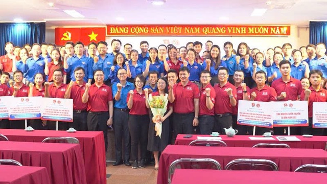 Hơn 7.000 chiến sĩ tình nguyện Đoàn các cơ quan UBND TP.HCM khởi động "Kỳ nghỉ hồng 2025" - Ảnh 2.
