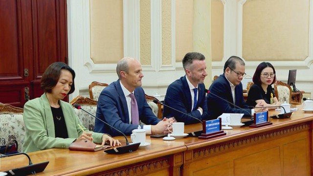 TP.HCM tăng cường hợp tác giáo dục với RMIT, hướng tới phát triển bền vững - Ảnh 3.