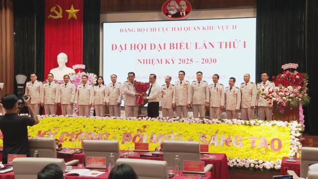 ĐẢNG BỘ CHI CỤC HẢI QUAN KHU VỰC II: ĐỒNG LÒNG VƯỢT KHÓ, QUYẾT TÂM HOÀN THÀNH MỌI NHIỆM VỤ - Ảnh 2.
