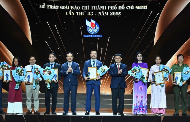 HTV đoạt Giải Nhất tại Giải Báo chí TP.HCM lần thứ 43- Ảnh 1. HTV đoạt Giải Nhất tại Giải Báo chí TP.HCM lần thứ 43- Ảnh 1.