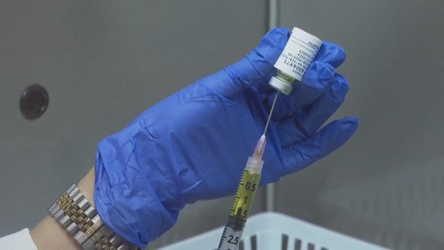 FDA chấp thuận thuốc ngừa HIV Lenacapavir - Ảnh 1.